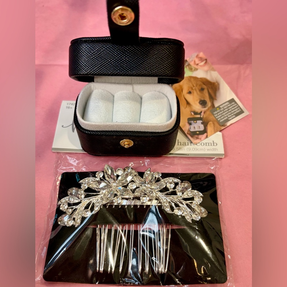Having your dog in your wedding?
Black 2 Ring Holder For Dog Collars & Hair Comb - Picture 4 of 6